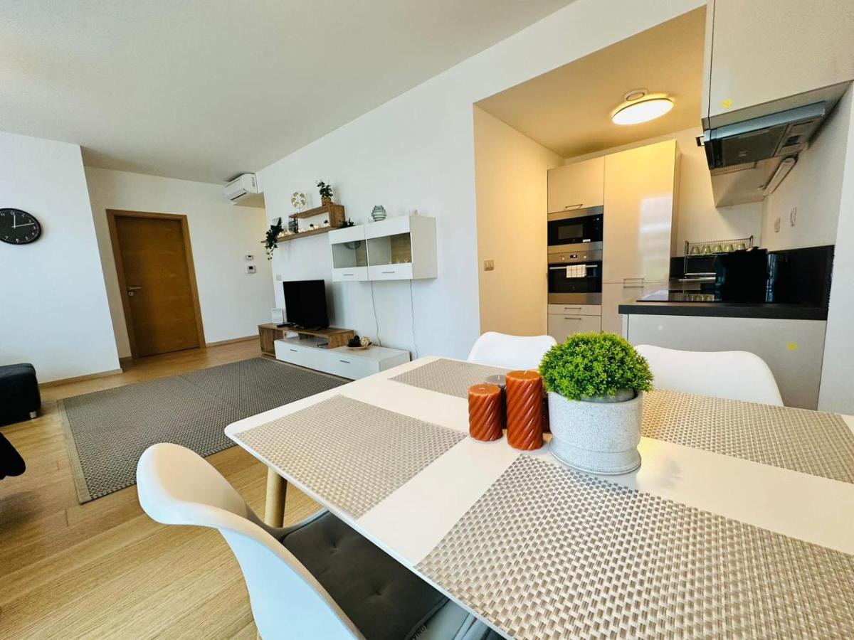 Apartments05 In New Building With Free Parking Panorama City - Amazing View Close To Old Town Bratislava Exterior foto